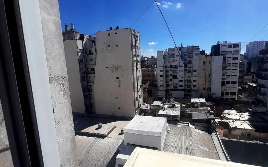 ALQUILER TEMPORARIO – CONGRESO – 1 AMBIENTE – Ayacucho al 200