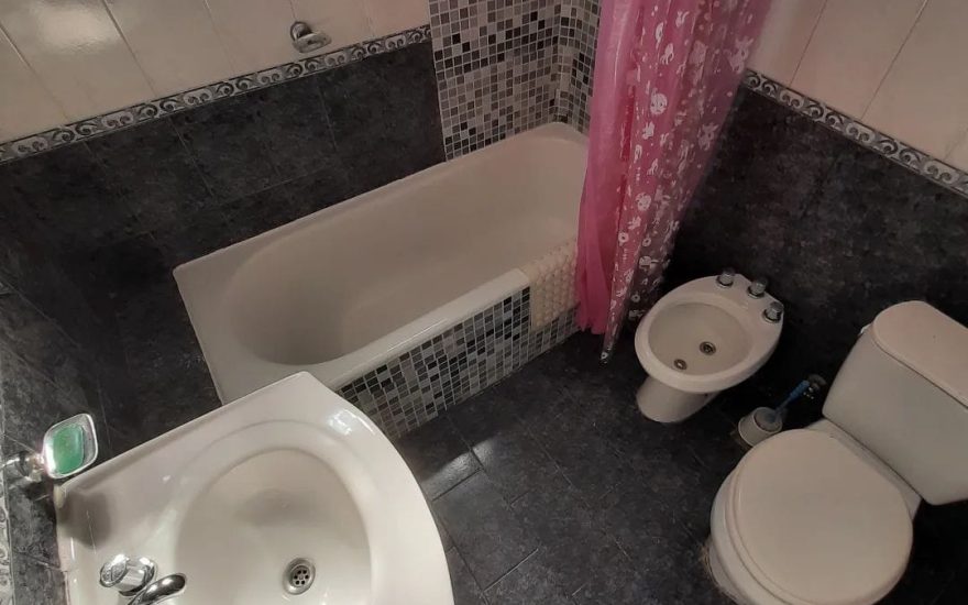 ALQUILER TEMPORARIO – CONGRESO – 1 AMBIENTE – Ayacucho al 200