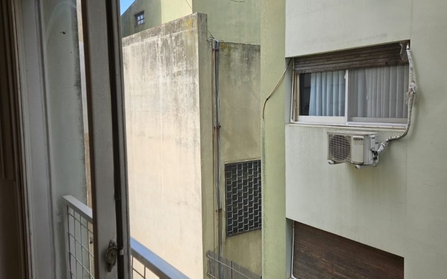 ALQUILADO  – ALQUILO – MONSERRAT – 2 AMBIENTES – Alsina al 1600