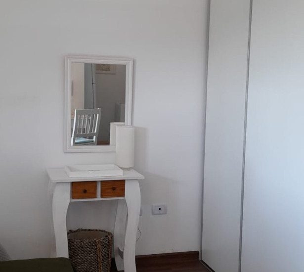 LIBRE 10/09 – ALQUILER AMOBLADO – V. CRESPO – 1 AMB – Vera al 1100