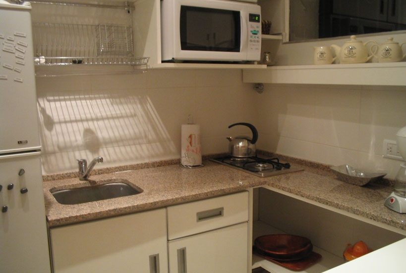 ALQUILER AMOBLADO – RECOLTA – 2 AMBIENTES  – P. de Melo y Ayacucho