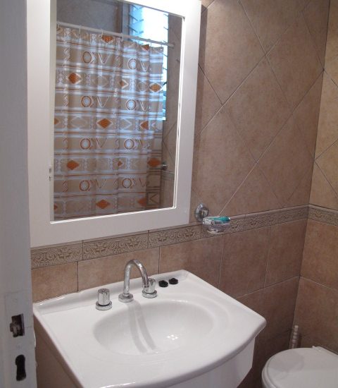 ALQUILER AMOBLADO – MONSERRAT – V. CEVALLOS 300 – 1 AMBIENTE