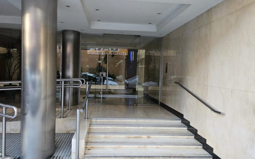 RESERVADO – RESERVADO – ALQUILER – ALMAGRO – 1 AMBIENTES GDE CON BALCON Y TERRAZA – Bartolome Mitre al 4000
