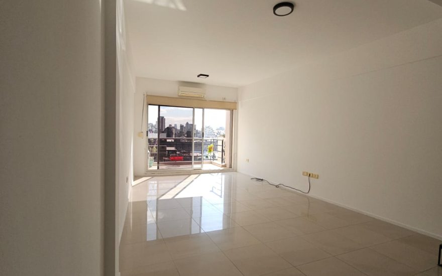 RESERVADO – RESERVADO – ALQUILER – ALMAGRO – 1 AMBIENTES GDE CON BALCON Y TERRAZA – Bartolome Mitre al 4000