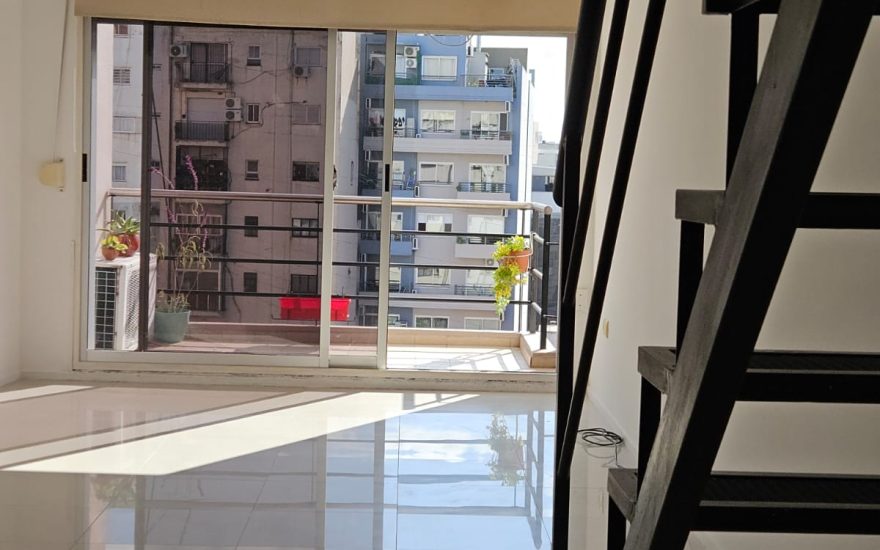 RESERVADO – RESERVADO – ALQUILER – ALMAGRO – 1 AMBIENTES GDE CON BALCON Y TERRAZA – Bartolome Mitre al 4000