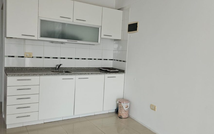RESERVADO – RESERVADO – ALQUILER – ALMAGRO – 1 AMBIENTES GDE CON BALCON Y TERRAZA – Bartolome Mitre al 4000