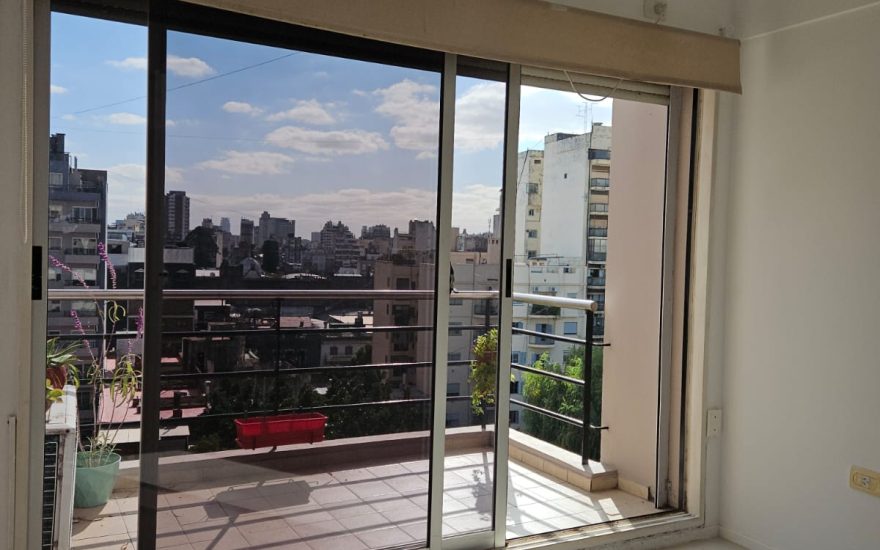 RESERVADO – RESERVADO – ALQUILER – ALMAGRO – 1 AMBIENTES GDE CON BALCON Y TERRAZA – Bartolome Mitre al 4000