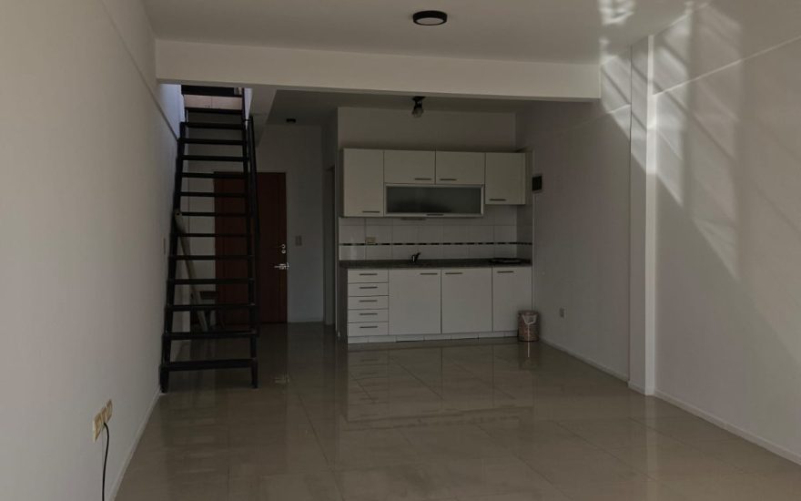 RESERVADO – RESERVADO – ALQUILER – ALMAGRO – 1 AMBIENTES GDE CON BALCON Y TERRAZA – Bartolome Mitre al 4000