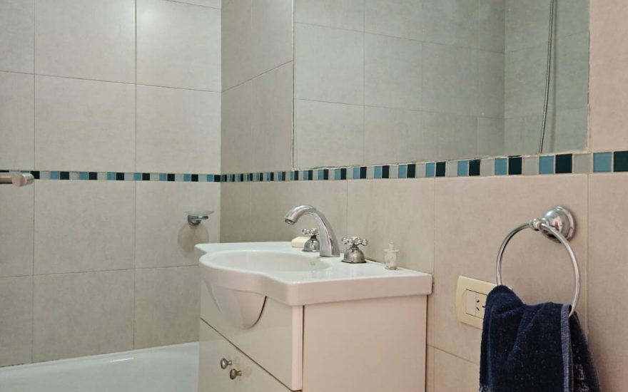 RESERVADO – RESERVADO – ALQUILER – ALMAGRO – 1 AMBIENTES GDE CON BALCON Y TERRAZA – Bartolome Mitre al 4000