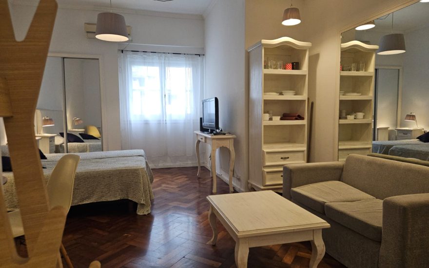 ALQUILER AMOBLADO – RECOLETA – 1 AMBIENTE –  Vicente Lopez y Callao Av