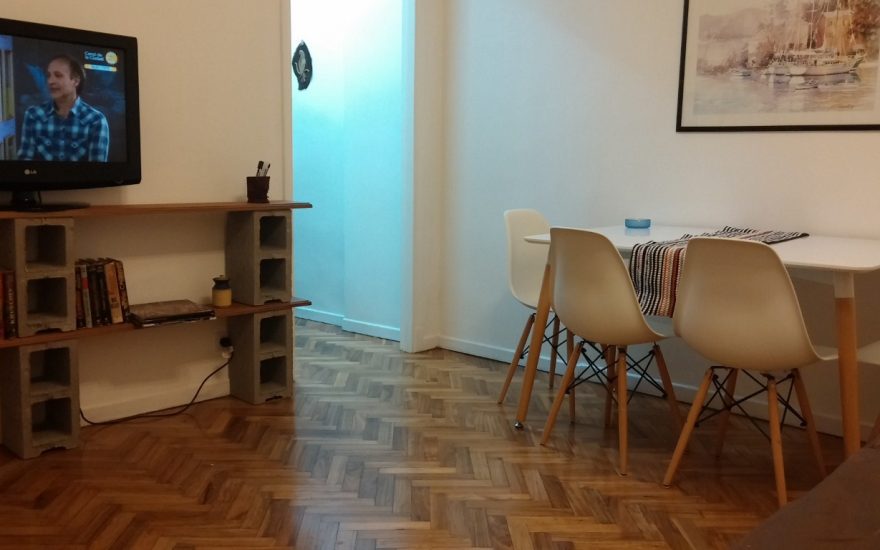 ALQUILER TEMPORARIO – CENTRO – Sarmiento al 1300 – 2 AMBIENTES