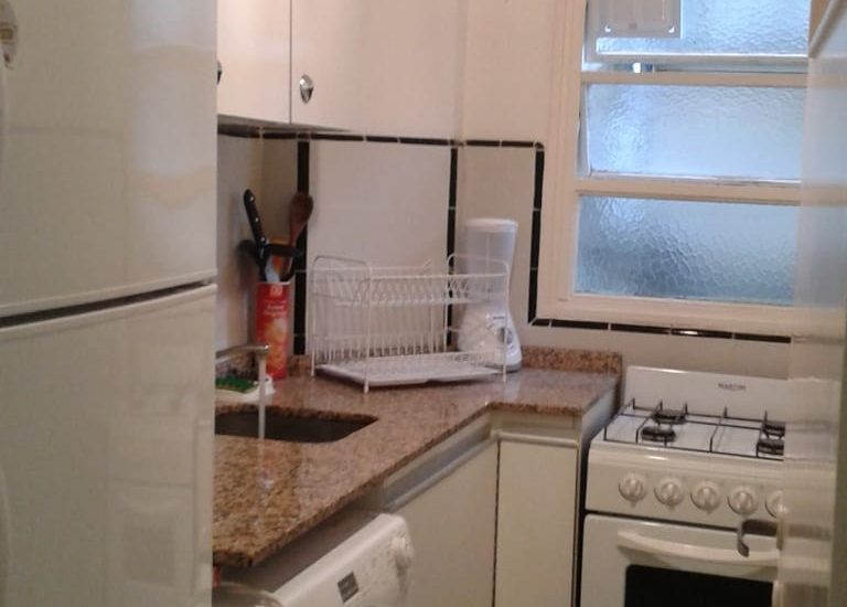 ALQUILER TEMPORARIO – CENTRO – Sarmiento al 1300 – 2 AMBIENTES