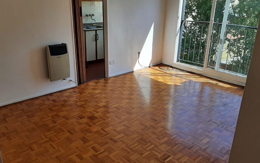 ALQUILADO – FLORESTA – Olivera 22 y Rivadavia