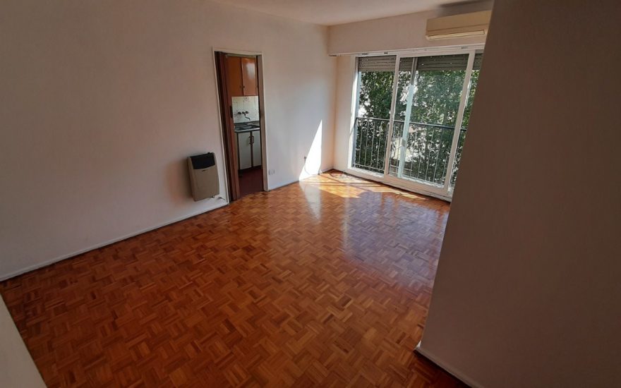 ALQUILADO – FLORESTA – Olivera 22 y Rivadavia