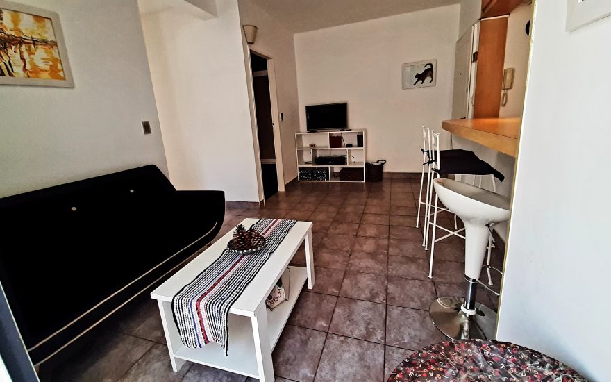 ALQUILADO – ALMAGRO – D. Peron 4100 – 3 ambientes con balcon y pileta