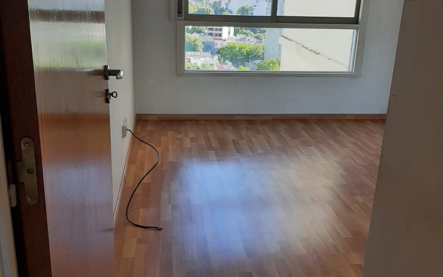 ALQUILER – CABALLITO – Avenida H. Pueyrredon al 800 – 2 ambientes con balcon
