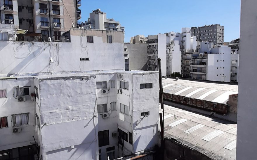 ALQUILADO – ALMAGRO – Sarmiento al 4200 – 2 ambientes