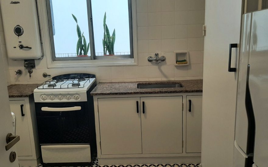 ALQUILADO –  RECOLETA – Av. Santa Fe 2200 – 3 ambientes con balcon