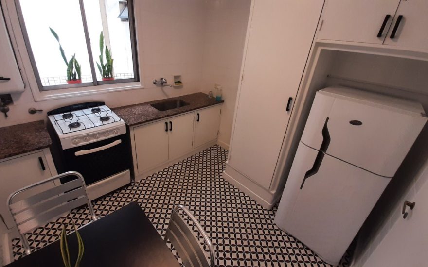 ALQUILADO –  RECOLETA – Av. Santa Fe 2200 – 3 ambientes con balcon