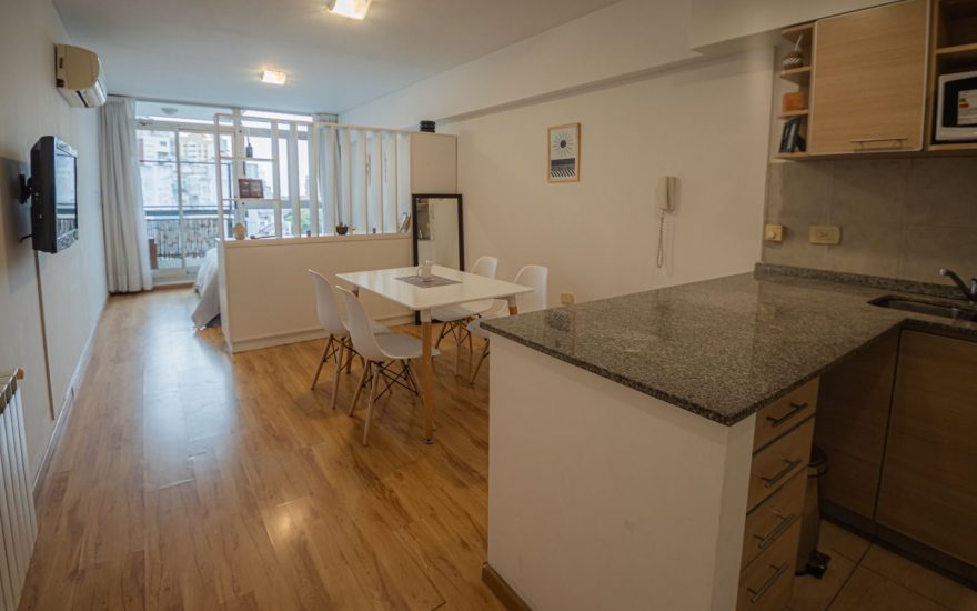 ALQUILER TEMPORARIO – PALERMO – Av. Santa Fe al 5100 – 1 ambiente con balcon