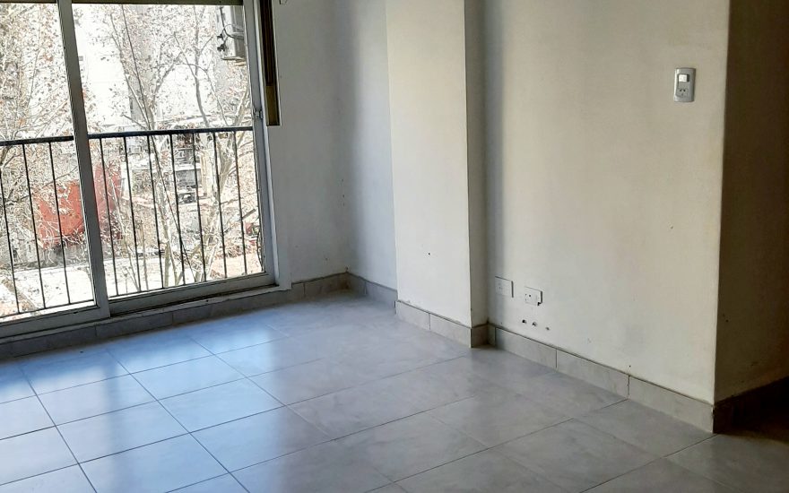 VENTA – FLORESTA – Av. Olivera y Av. Rivadavia – 3 ambientes