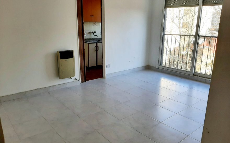 VENTA – FLORESTA – Av. Olivera y Av. Rivadavia – 3 ambientes