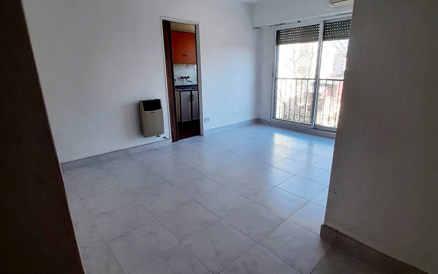 VENTA – FLORESTA – Av. Olivera y Av. Rivadavia – 3 ambientes