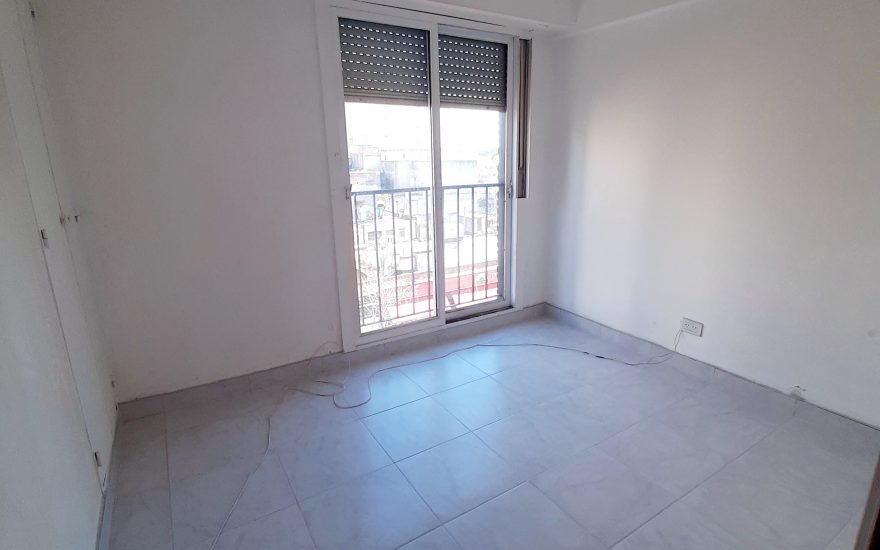 VENTA – FLORESTA – Av. Olivera y Av. Rivadavia – 3 ambientes