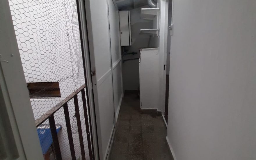 LIBRE – ALQUILER 1 o 2 AÑOS – FACULTAD – Paso y Av. Cordoba – 2 ambientes