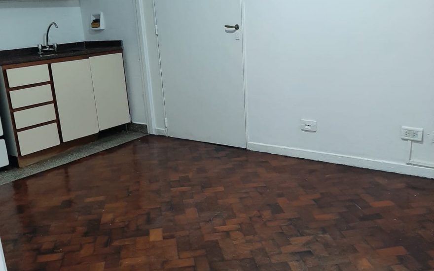 LIBRE – ALQUILER 1 o 2 AÑOS – FACULTAD – Paso y Av. Cordoba – 2 ambientes