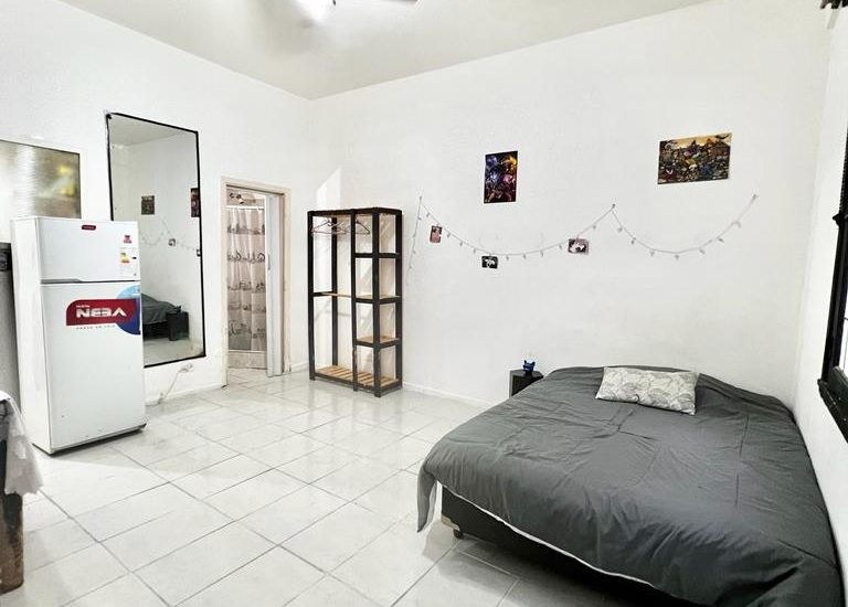 ALQUILER AMOBLADO – ALMAGRO – H. Yrigoyen al 3600 – 2 ambientes