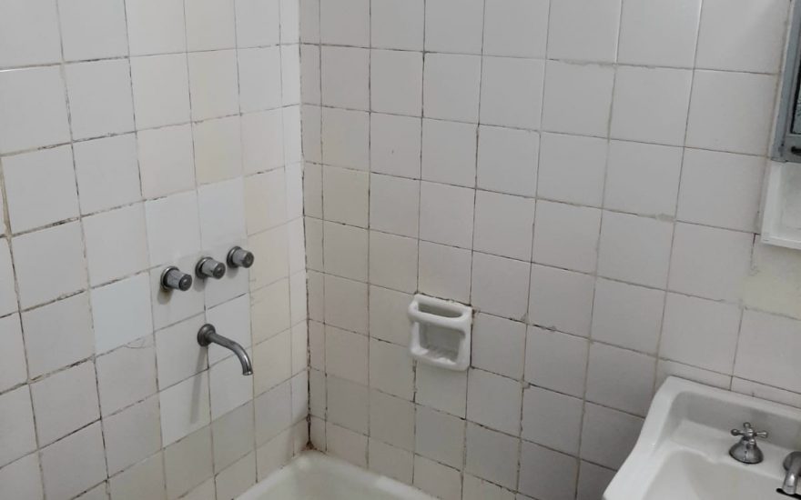 LIBRE – ALQUILER 1 o 2 AÑOS – FACULTAD – Paso y Av. Cordoba – 2 ambientes