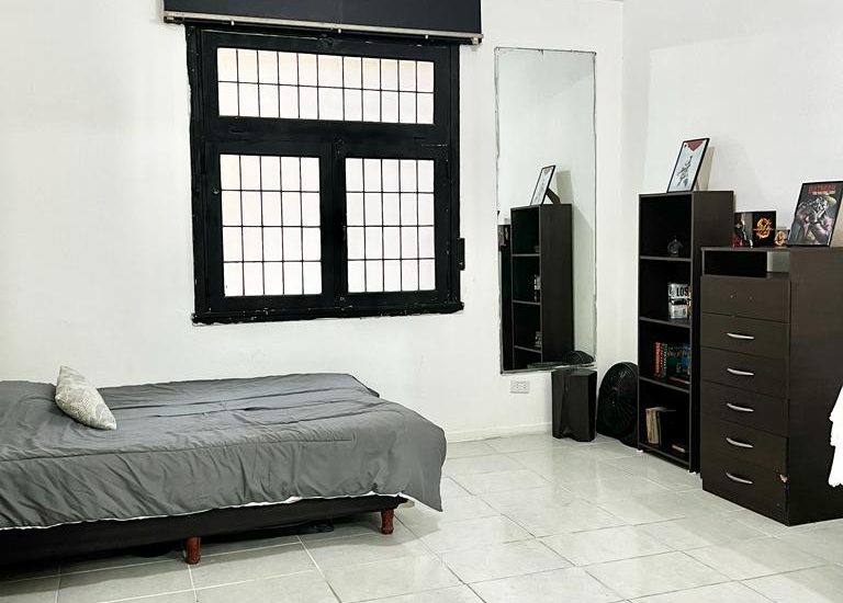 ALQUILER AMOBLADO – ALMAGRO – H. Yrigoyen al 3600 – 2 ambientes