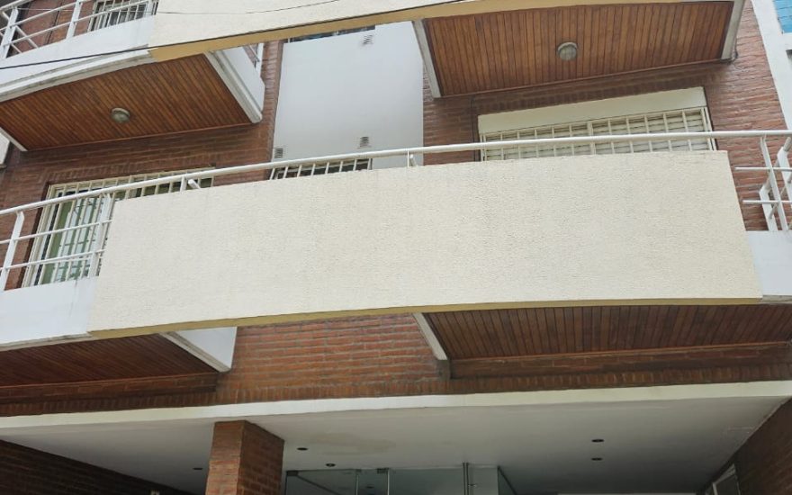 VENTA – AMOBLADO 4 AMBIENTES C/COCH – PARQUE CHACABUCO – Eva Peron 1200