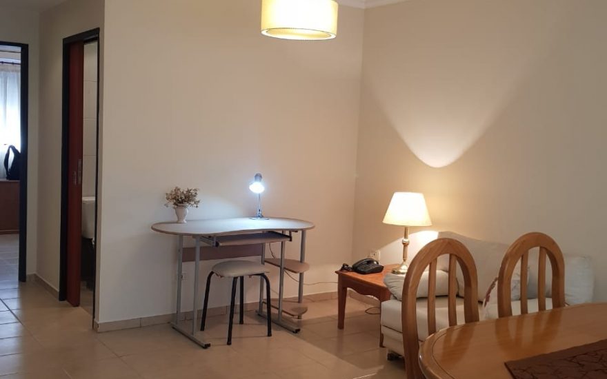 ALQUILER AMOBLADO – MONTE CASTRO – Pasaje Albania 4500 – 2 ambientes con patio