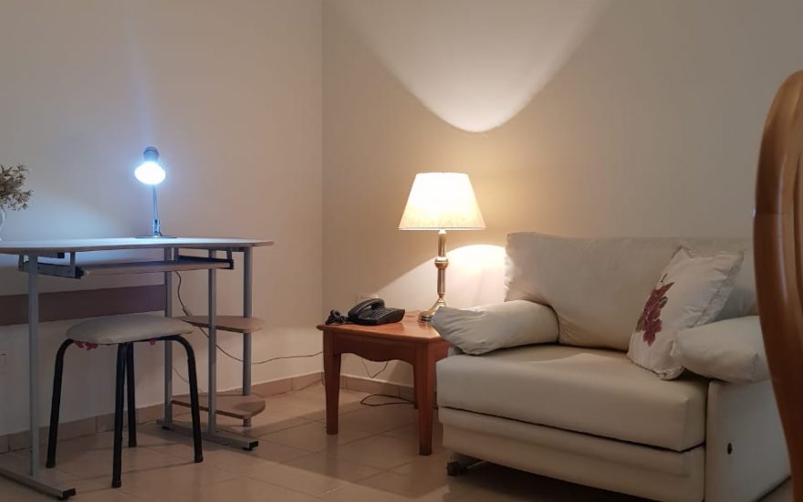 ALQUILER AMOBLADO – MONTE CASTRO – Pasaje Albania 4500 – 2 ambientes con patio