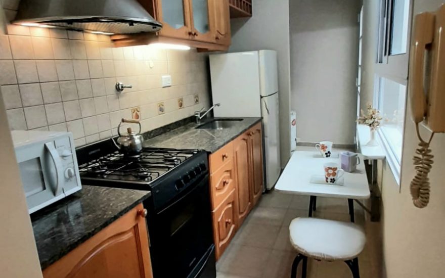 ALQUILER AMOBLADO – MONTE CASTRO – Pasaje Albania 4500 – 2 ambientes con patio