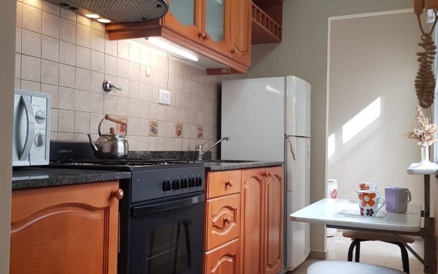 ALQUILER AMOBLADO – MONTE CASTRO – Pasaje Albania 4500 – 2 ambientes con patio
