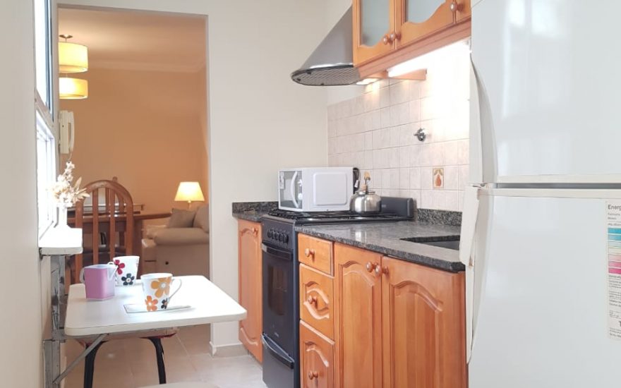 ALQUILER AMOBLADO – MONTE CASTRO – Pasaje Albania 4500 – 2 ambientes con patio