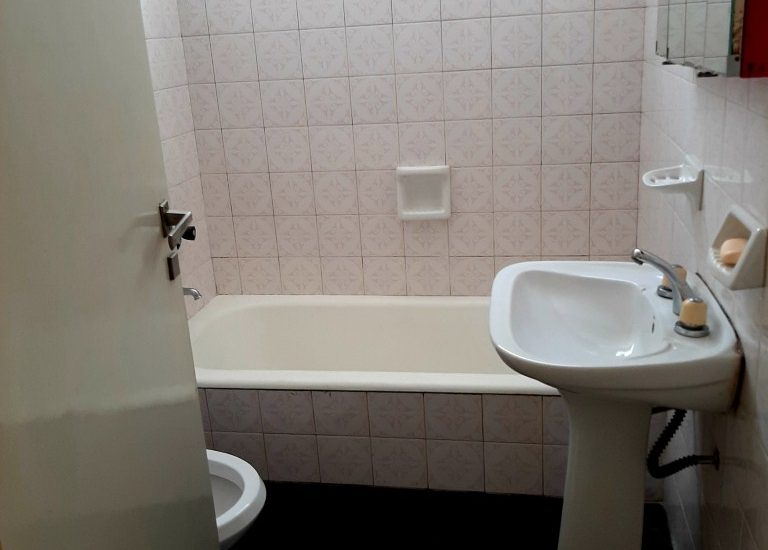 ALQUILO – MONSERRAT – 2 AMBIENTES – Alsina al 1600