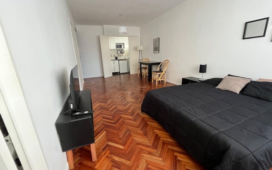 ALQUILADO —— ALQUILER AMOBLADO – RECOLETA – 1 AMBIENTE COMODO – Riobamba al 900