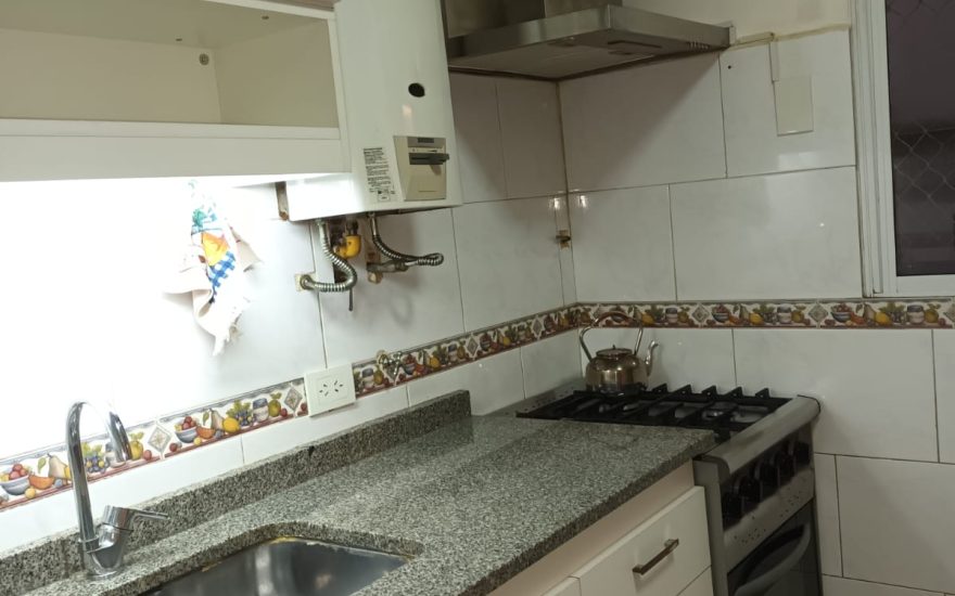 ALQUILER AMOBLADO – BALVANERA – 2 AMBIENTES – Uriburu 500