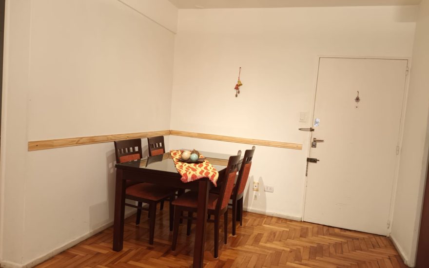 ALQUILER AMOBLADO – BALVANERA – 2 AMBIENTES – Uriburu 500