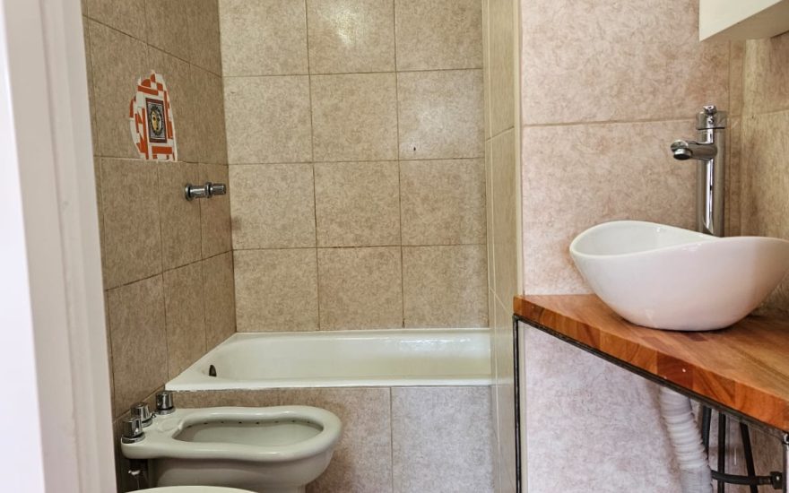 ALQUILADO – ALQUILER – BALVANERA – 2 AMBIENTES – Bartolome Mitre 2000