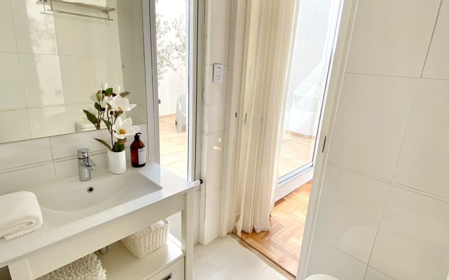ALQUILER AMOBLADO – RECOLETA – 1 AMBIENTE – Peña y Uriburu – libre noviembre