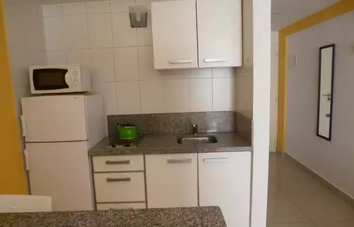 ALQUILER AMOBLADO – SAN NICOLAS – 1 AMBIENTE DIVIDIDO