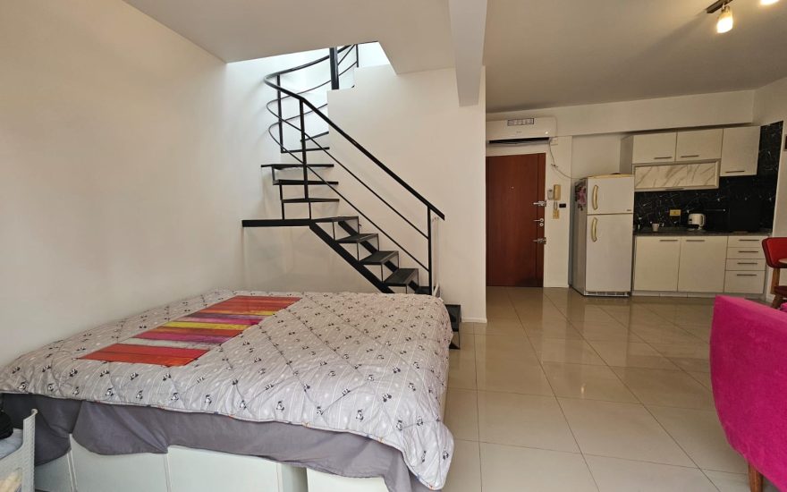 VENTA – ALMAGRO – 1 AMBIENTE CON TERRAZA PROPIA – EDIFICIO CON PILETA Y PARQUE