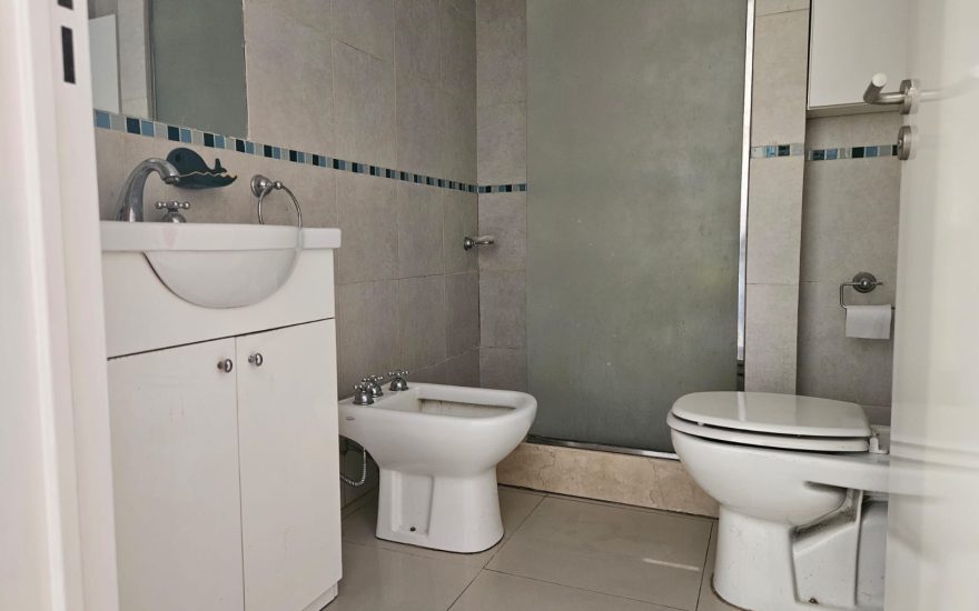 VENTA – ALMAGRO – 1 AMBIENTE CON TERRAZA PROPIA – EDIFICIO CON PILETA Y PARQUE