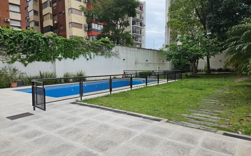 VENTA – ALMAGRO – 1 AMBIENTE CON TERRAZA PROPIA – EDIFICIO CON PILETA Y PARQUE